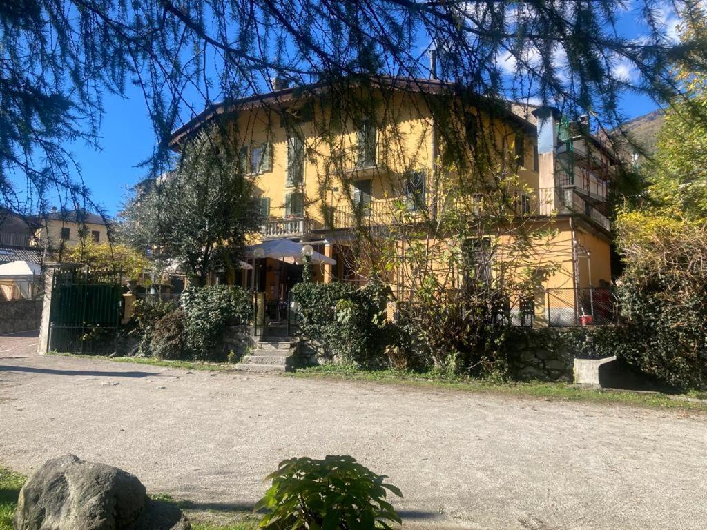 Albergo Ristorante Coppa Dazio Exterior foto